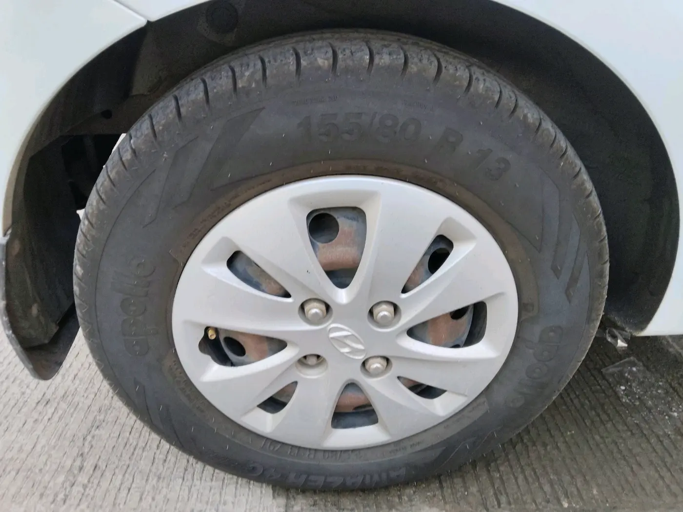 2013 Hyundai i10 MAGNA 1.1, Petrol, Manual, 63,009 km, tyre