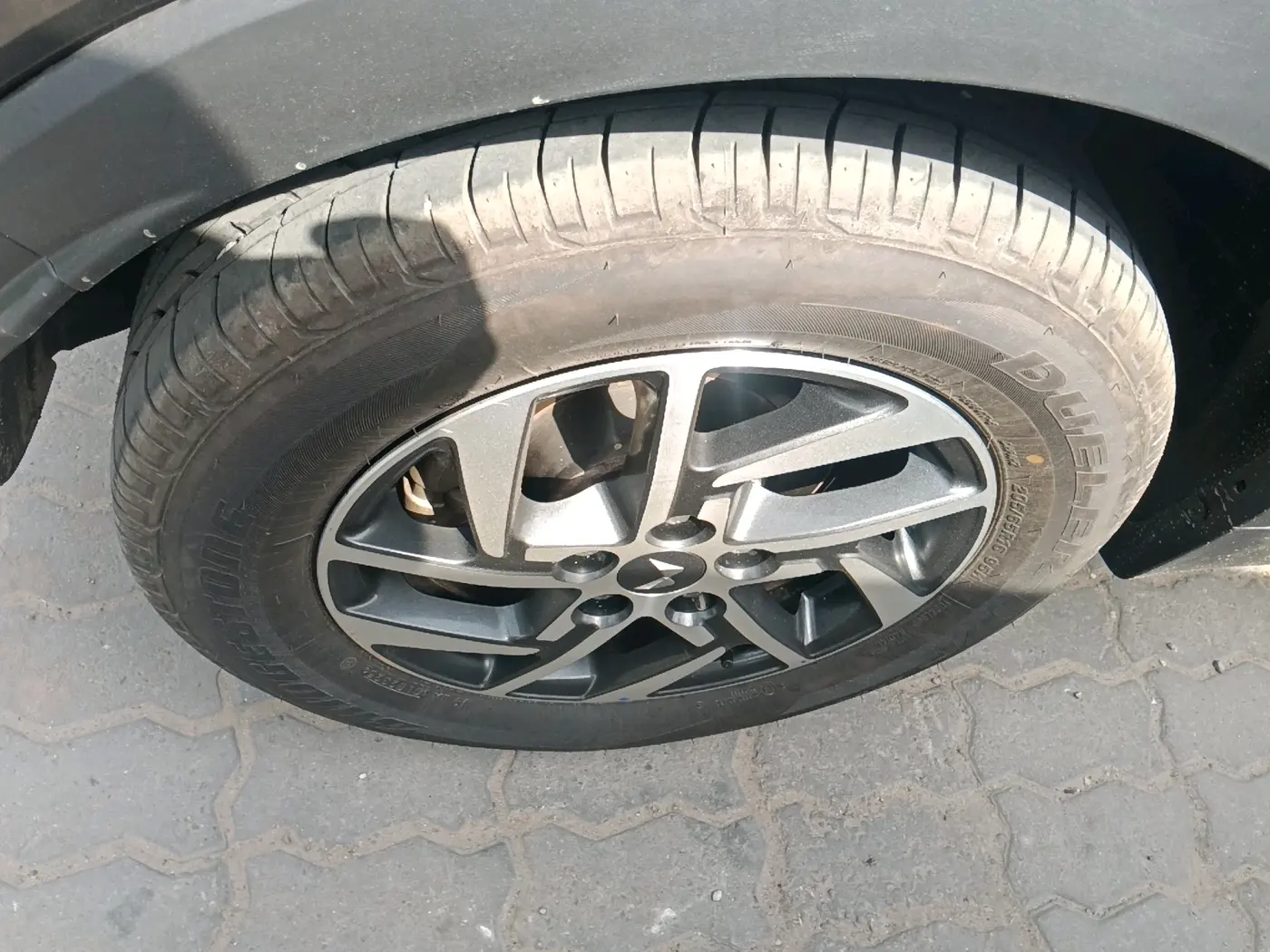 2023 Mahindra XUV300 W8 (O) 1.5 DIESEL, Diesel, Manual, 53,831 km, tyre