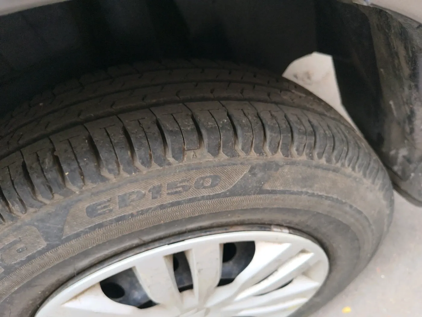 2019 Maruti Dzire VXI, Petrol, Manual, 33,318 km, tyre