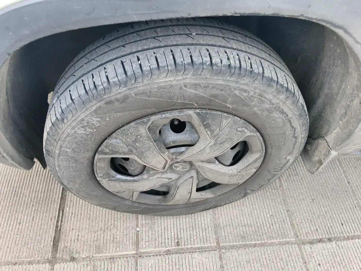 2022 Tata PUNCH ADVENTURE MT, Petrol, Manual, 96,436 km, tyre