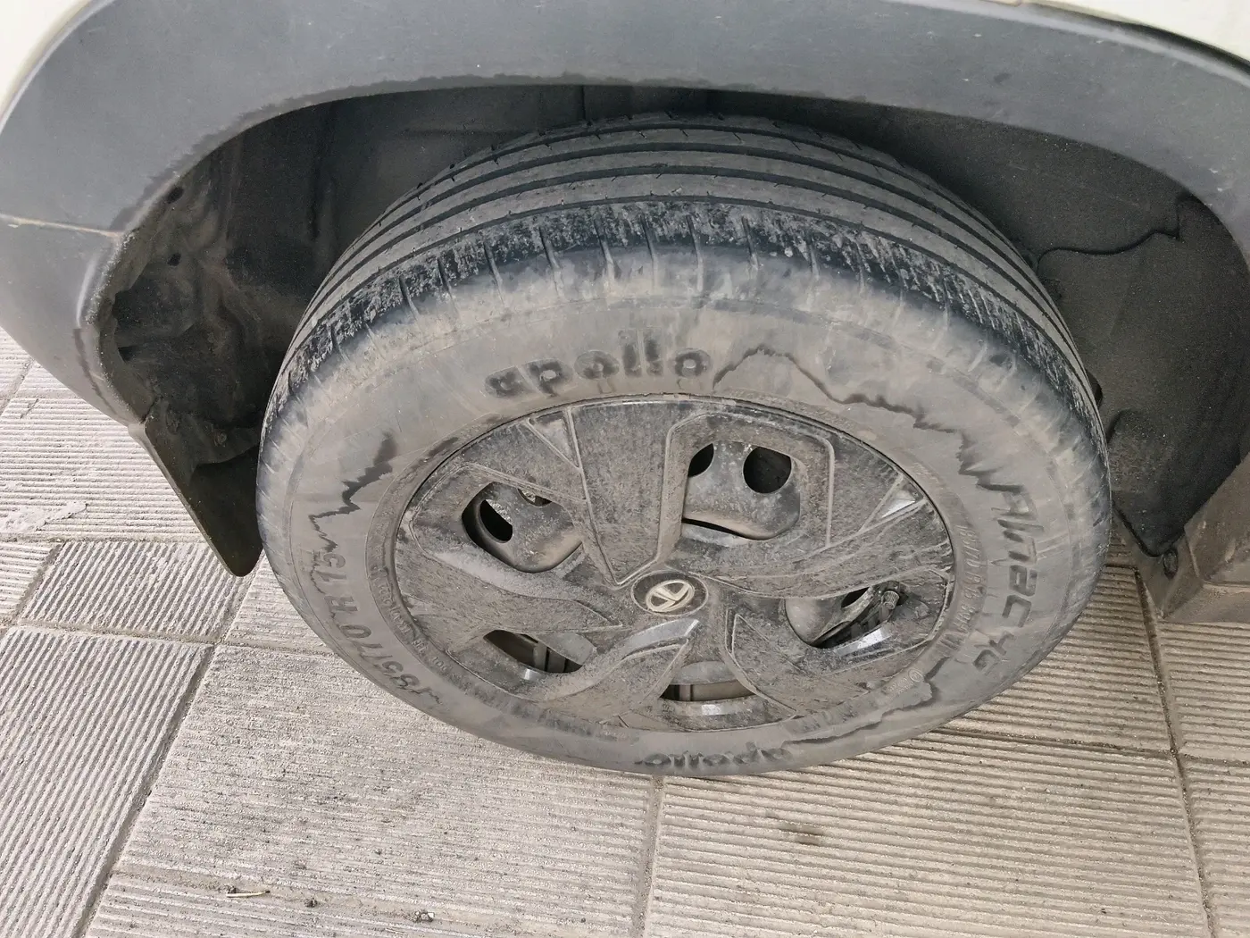 2022 Tata PUNCH ADVENTURE MT, Petrol, Manual, 96,436 km, tyre