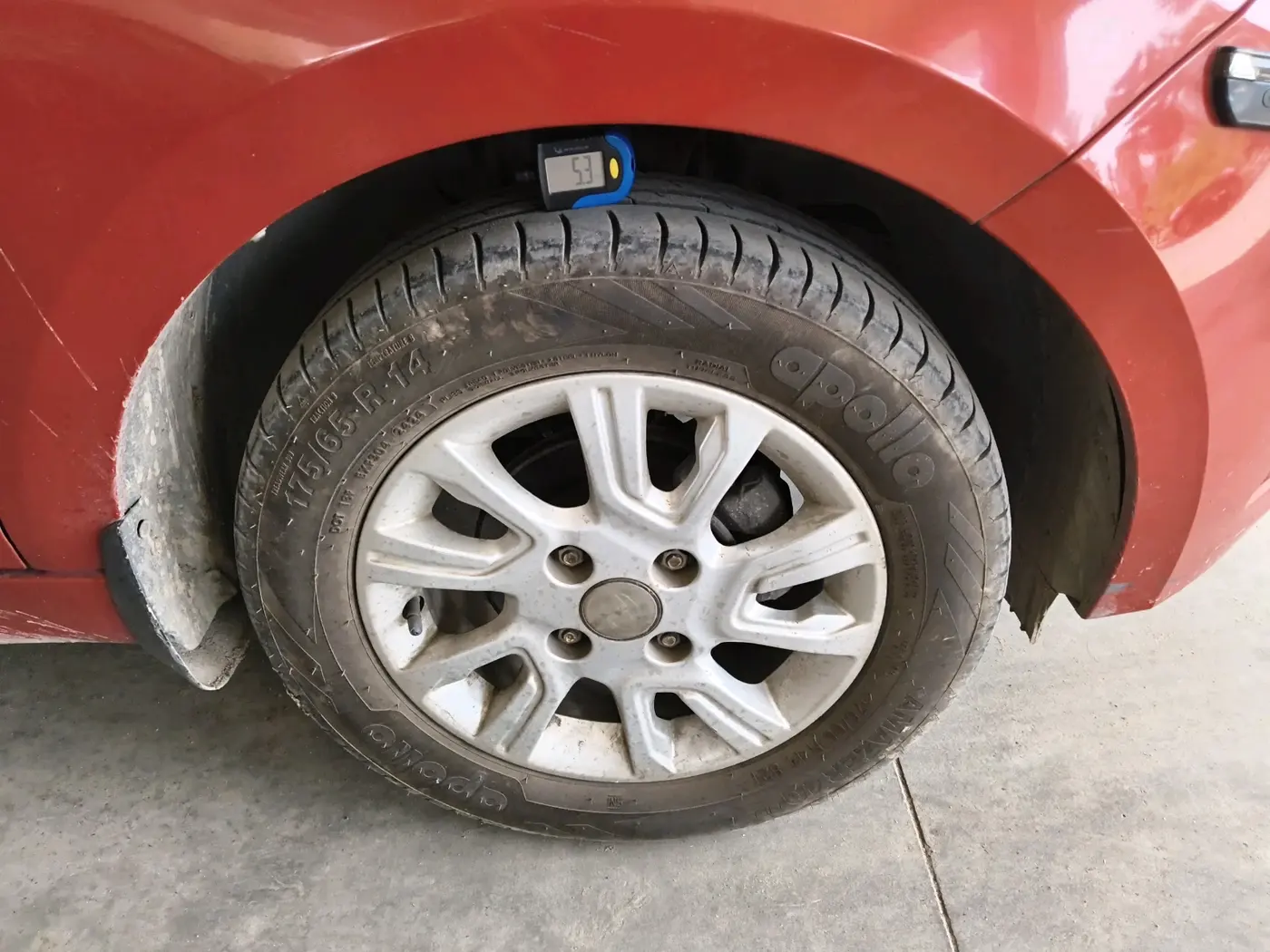 2018 Tata Tiago XZ PETROL, Petrol, Manual, 66,735 km, tyre