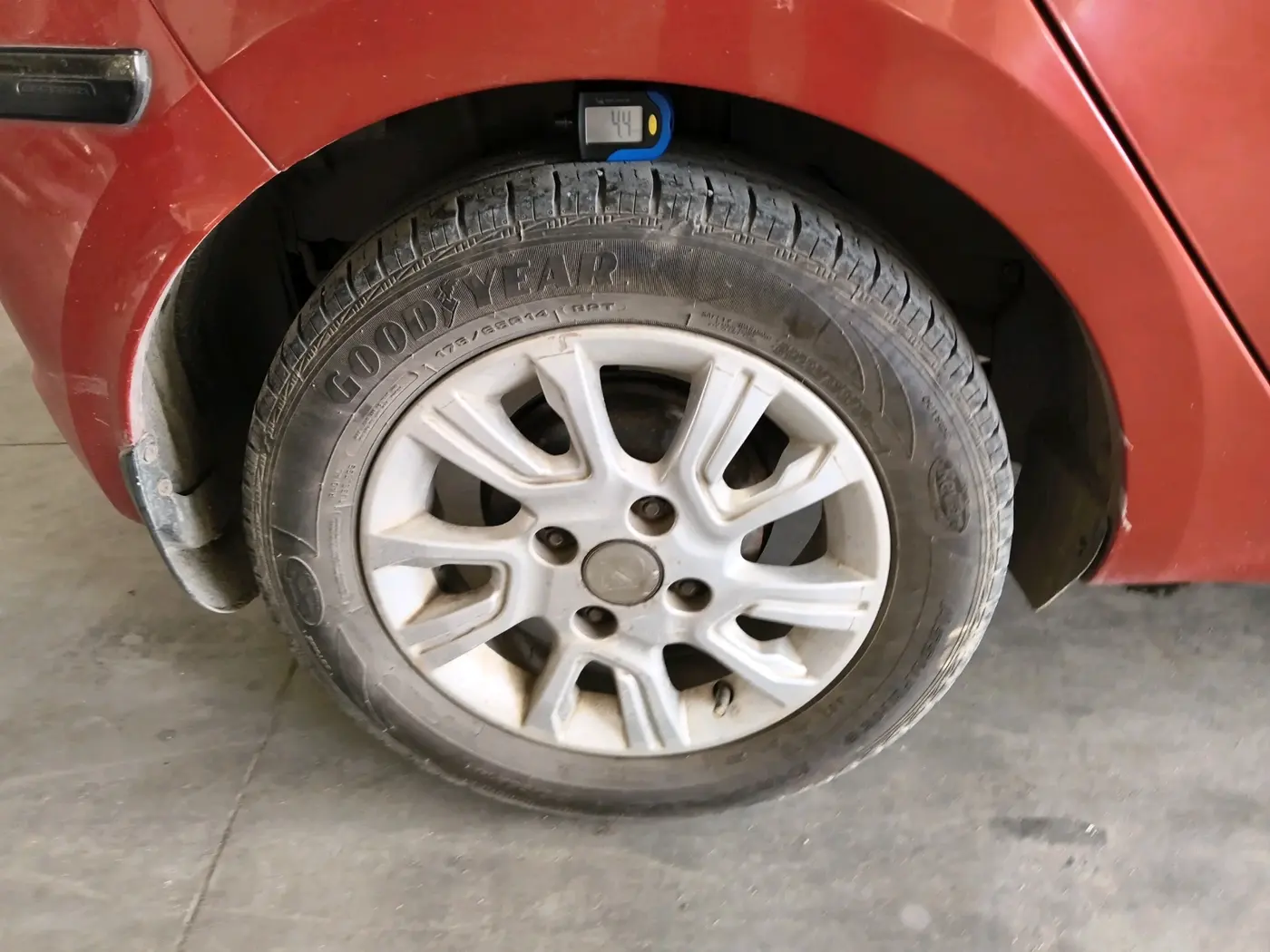 2018 Tata Tiago XZ PETROL, Petrol, Manual, 66,735 km, tyre