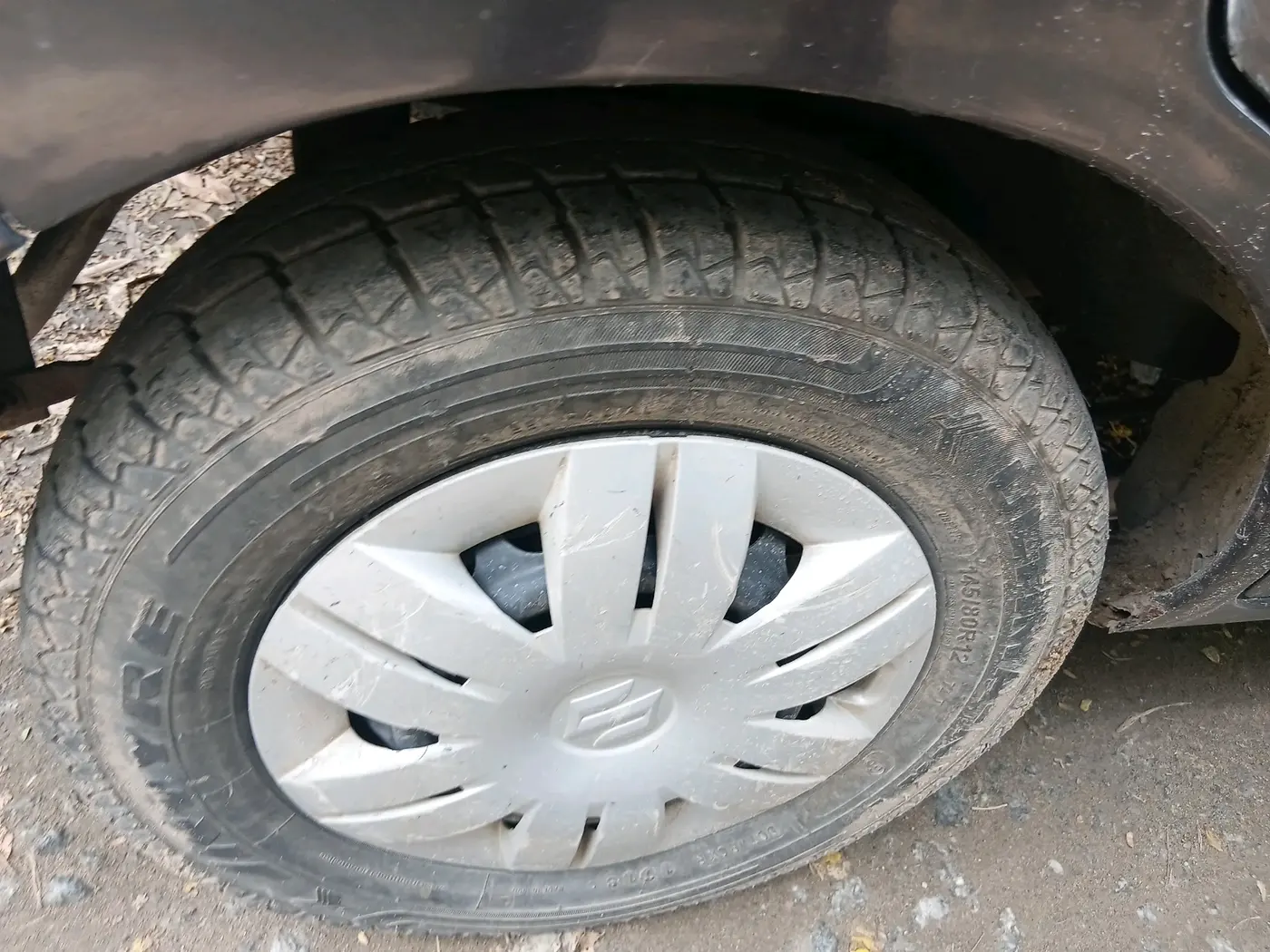 2022 Maruti Alto VXI PLUS, CNG, Manual, 70,510 km, tyre