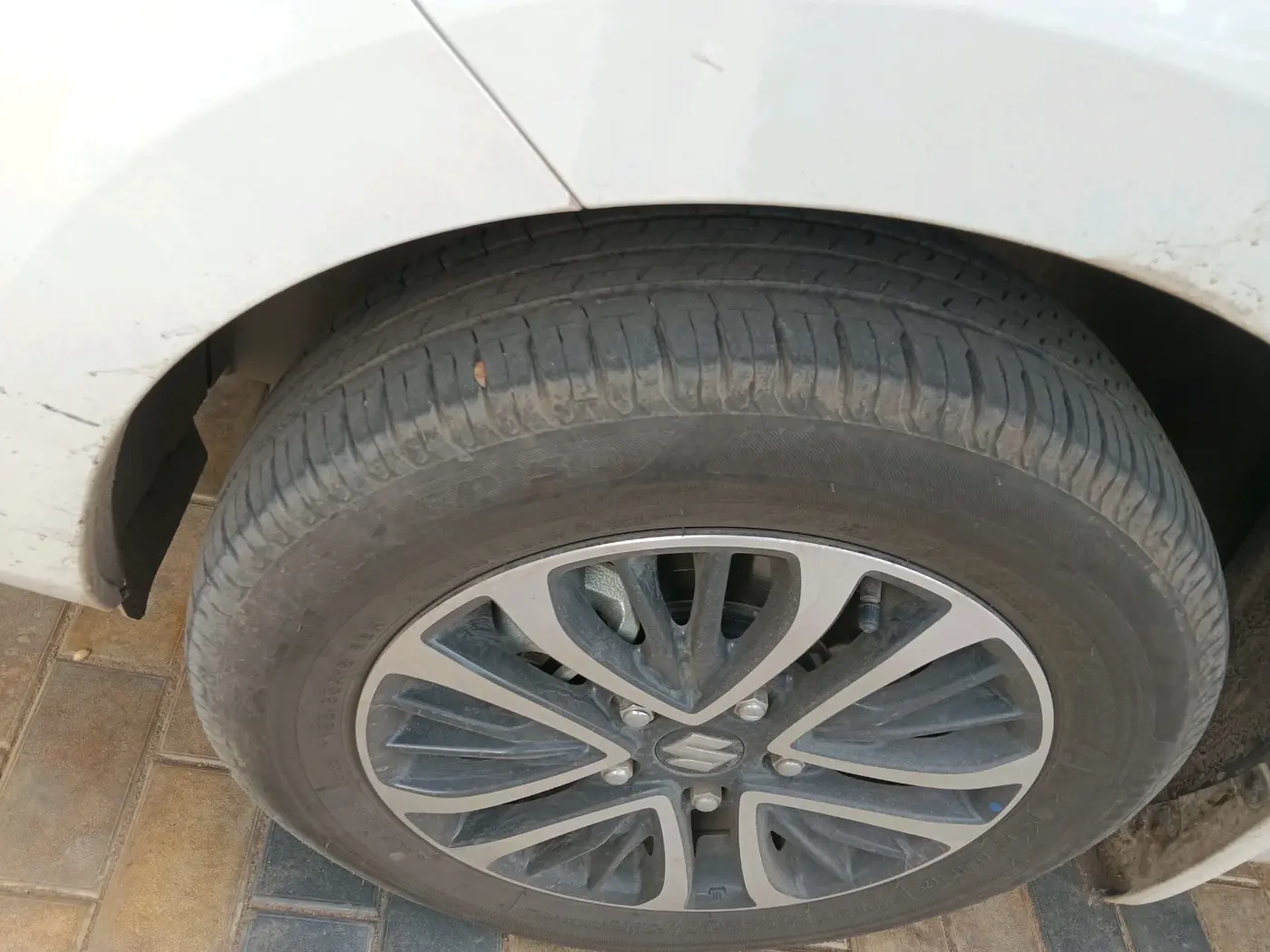 2025 Maruti Ertiga ZXI+ AT SHVS, Petrol, Automatic, 15,639 km, tyre
