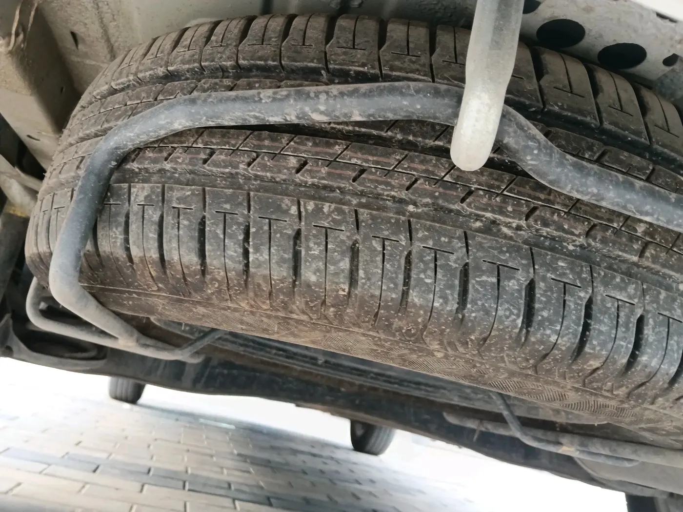 2025 Maruti Ertiga ZXI+ AT SHVS, Petrol, Automatic, 15,639 km, tyre