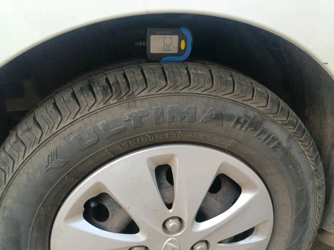 2011 Hyundai i10 SPORTZ 1.2 AT, Petrol, Automatic, 62,892 km, tyre