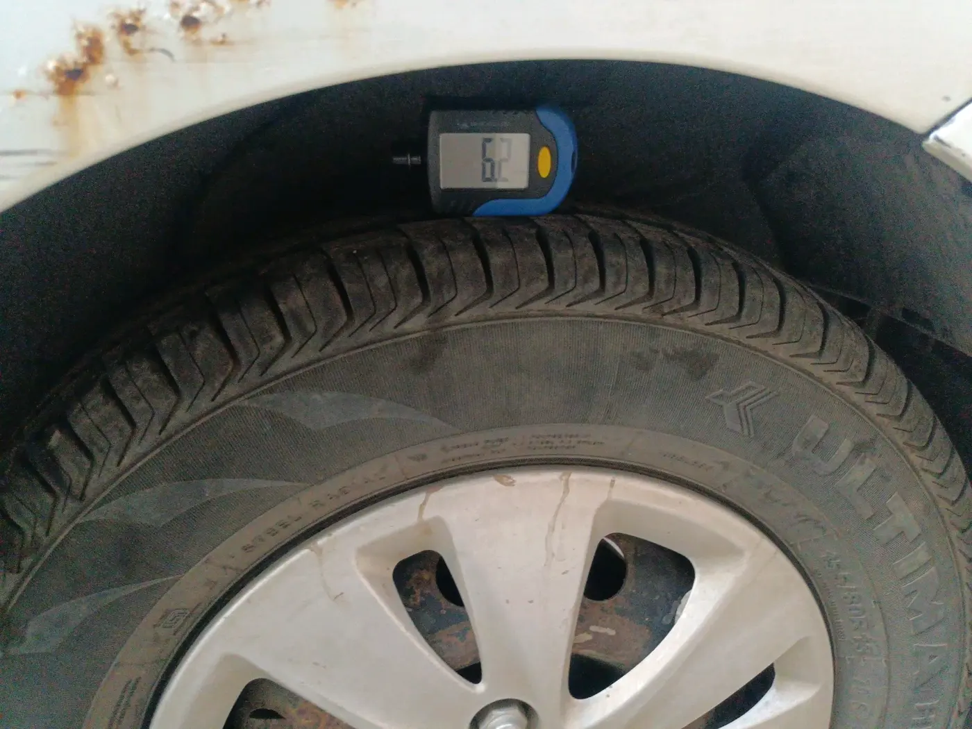 2011 Hyundai i10 SPORTZ 1.2 AT, Petrol, Automatic, 62,892 km, tyre