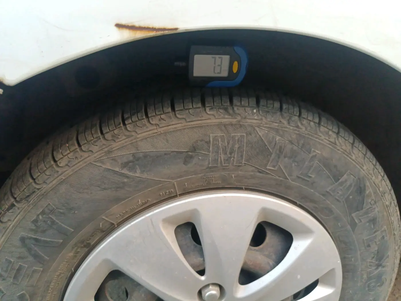 2011 Hyundai i10 SPORTZ 1.2 AT, Petrol, Automatic, 62,892 km, tyre