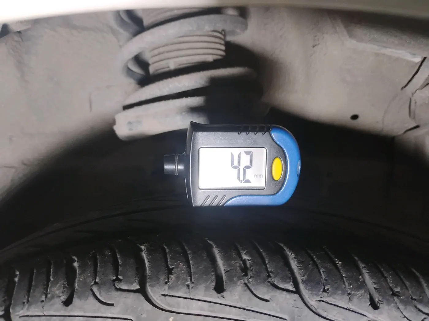 2013 Maruti Swift VDI, Diesel, Manual, 1,56,984 km, tyre
