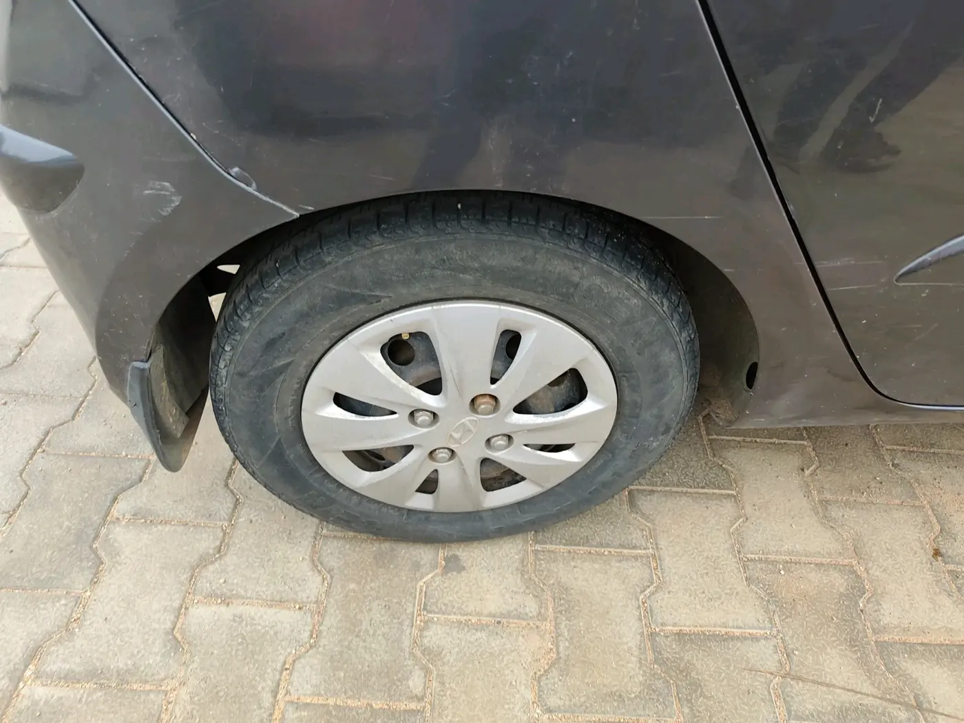 2012 Hyundai i10 SPORTZ 1.2, Petrol, Manual, 87,452 km, tyre