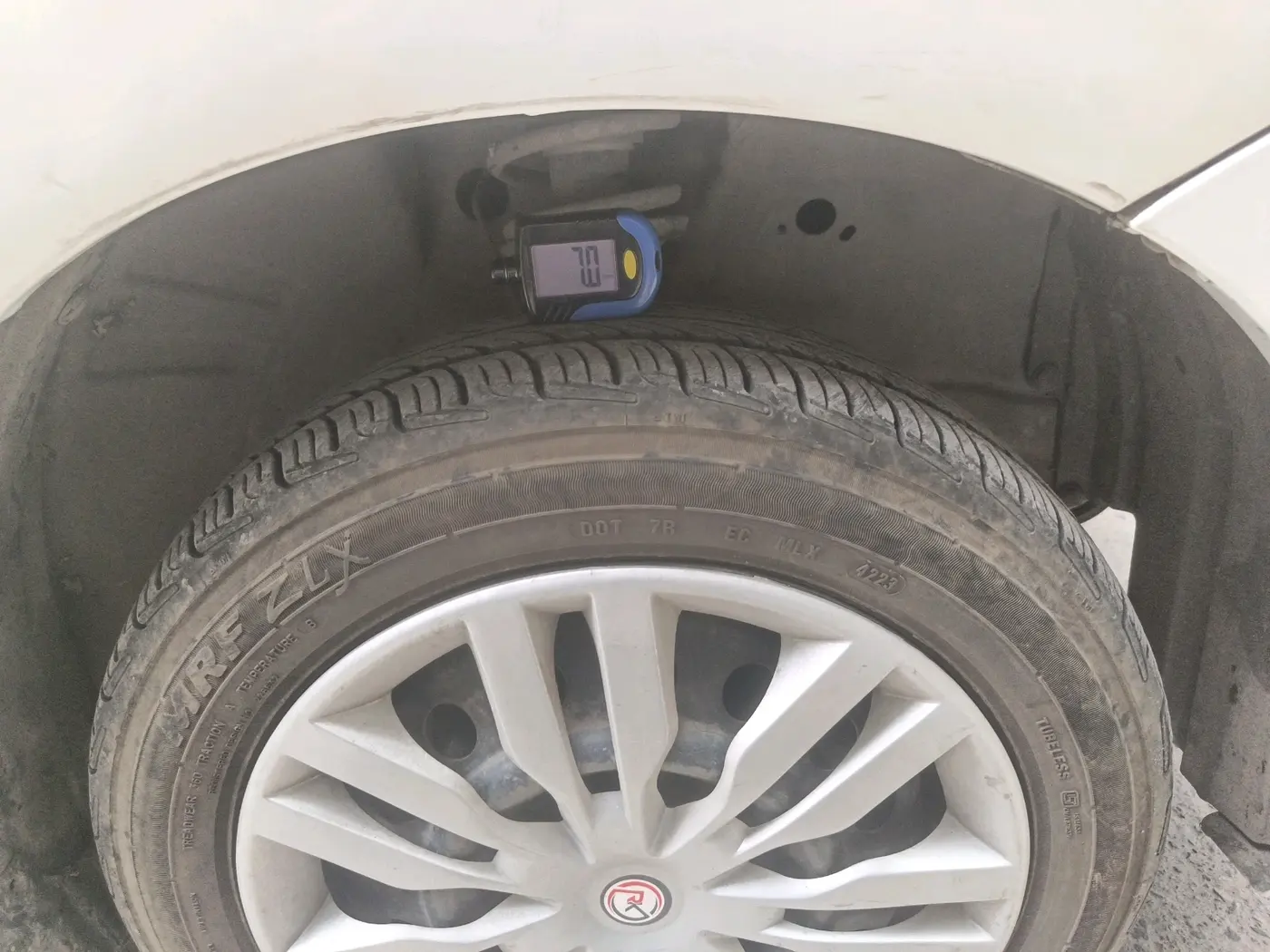 2014 Maruti Wagon R 1.0 VXI, Petrol, Manual, 1,11,574 km, tyre