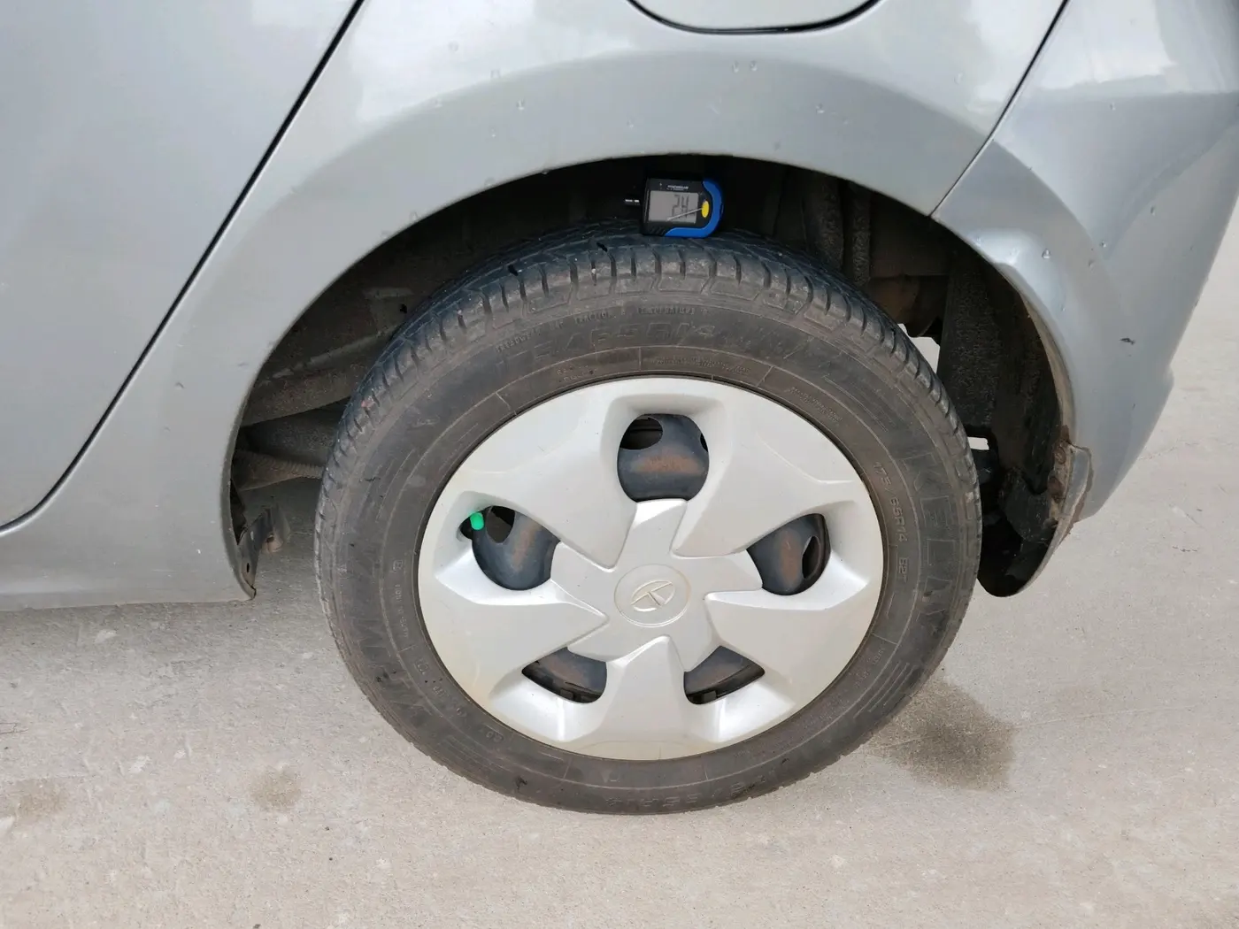 2018 Tata Tiago XT PETROL, Petrol, Manual, 75,074 km, tyre