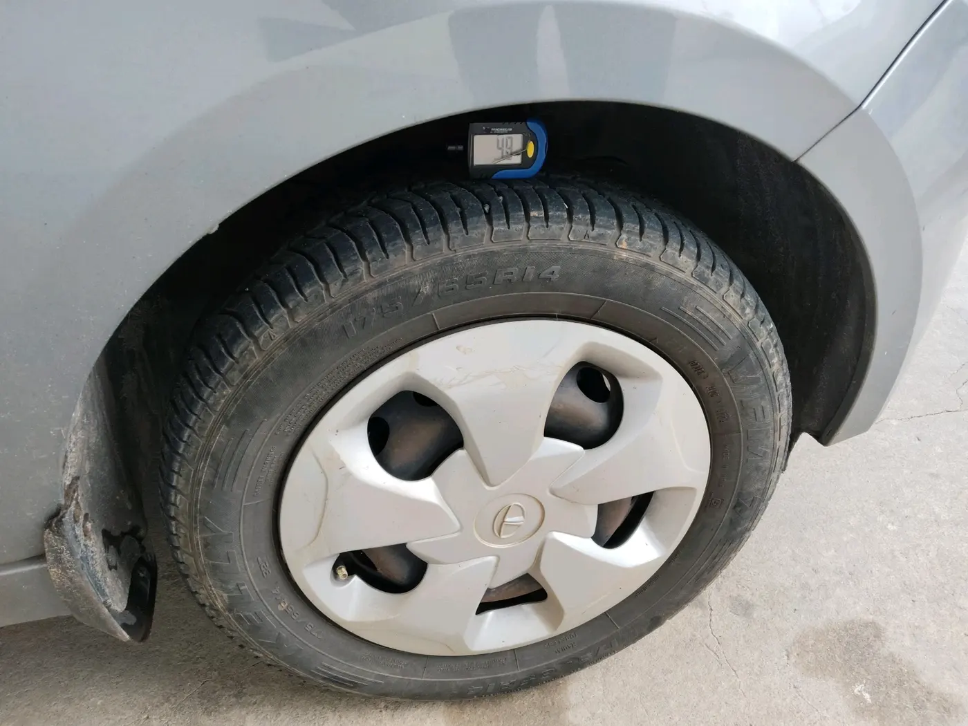 2018 Tata Tiago XT PETROL, Petrol, Manual, 75,074 km, tyre