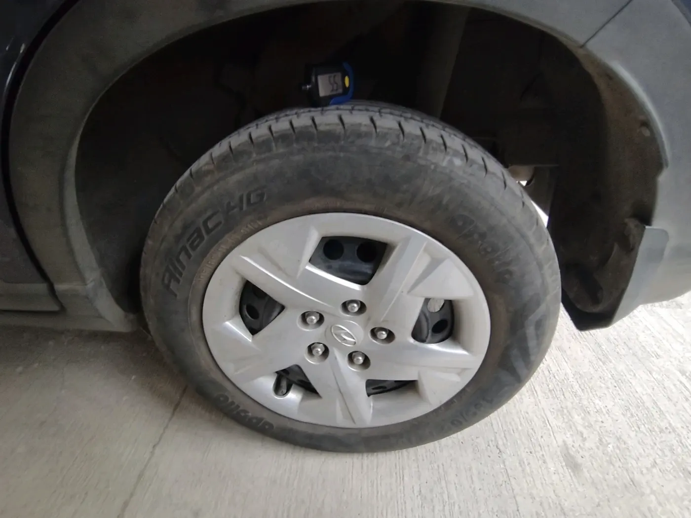 2022 Hyundai VENUE S+ 1.2, Petrol, Manual, 28,192 km, tyre