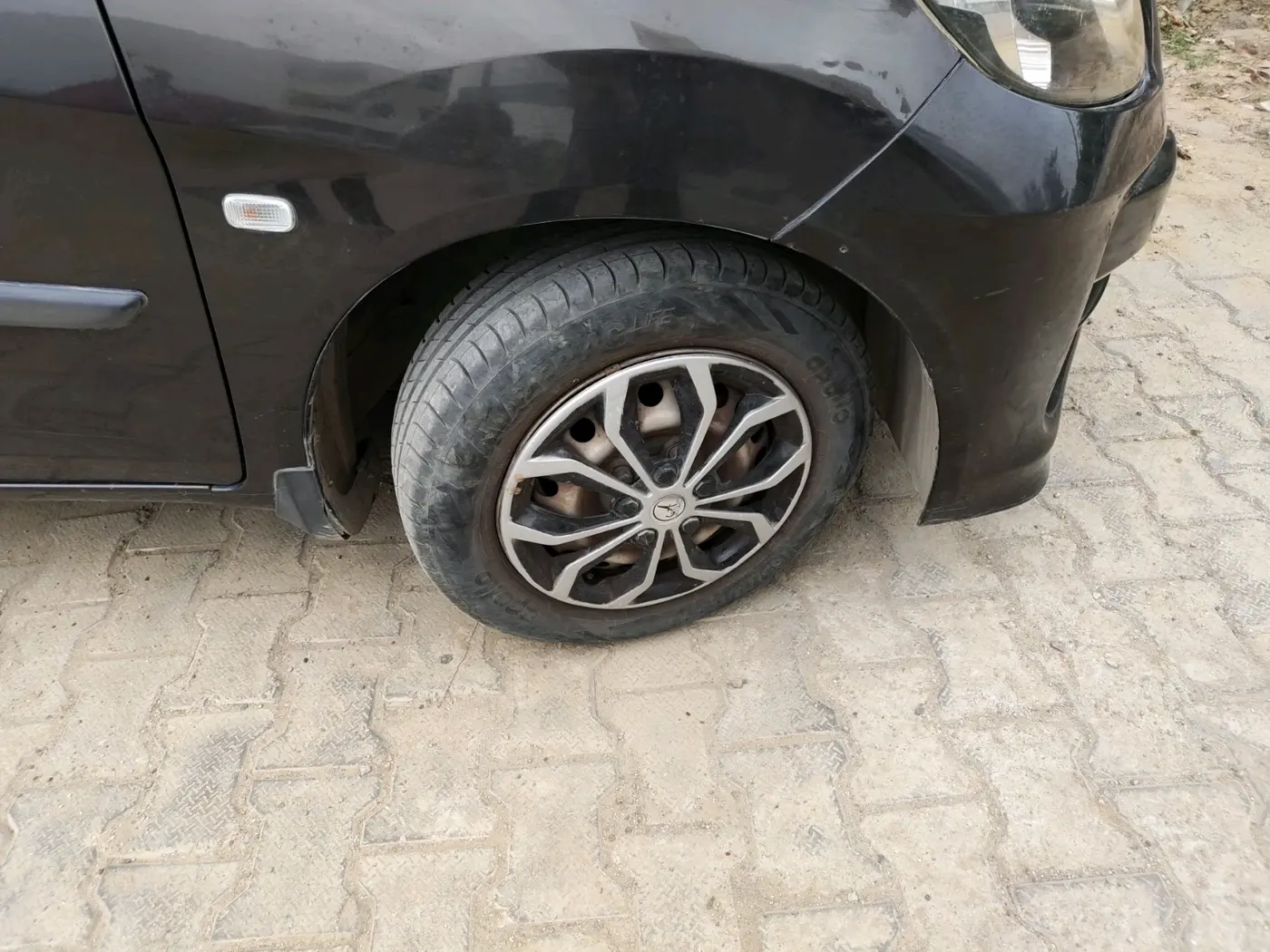 2015 Honda Amaze 1.2L I-VTEC E, CNG, Manual, 45,796 km, tyre