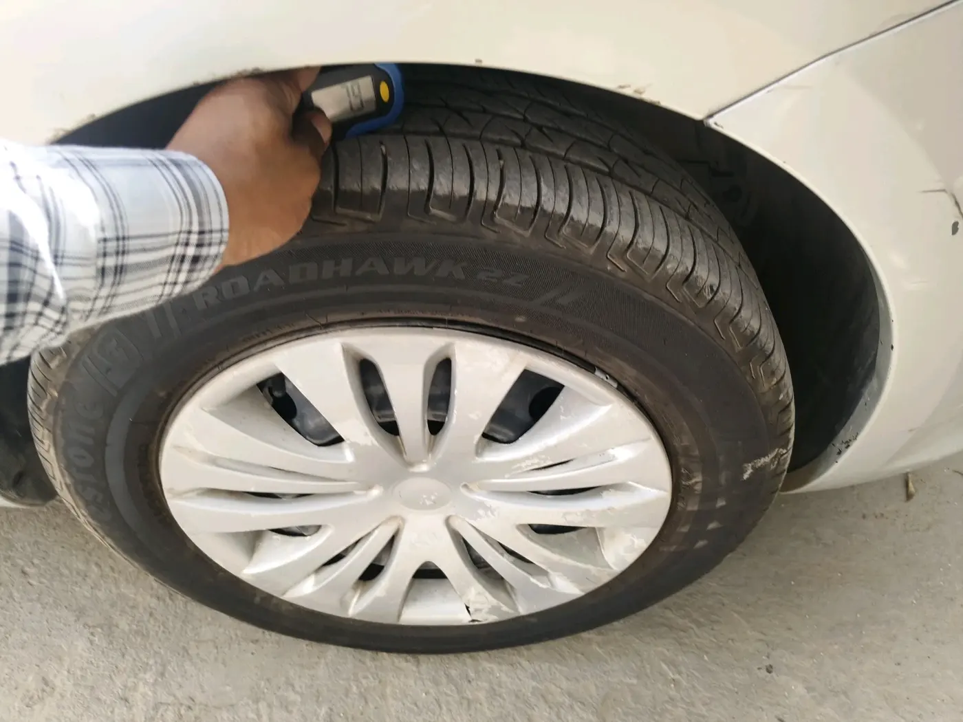 2014 Maruti Ertiga VXI CNG, CNG, Manual, 1,66,760 km, tyre