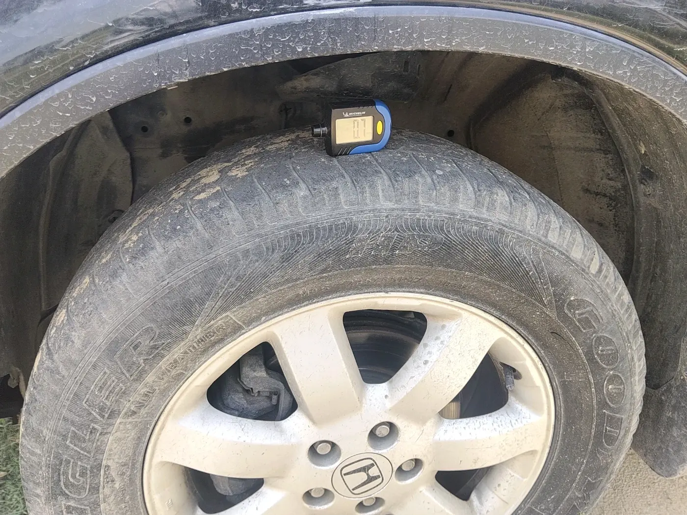 2008 Honda CRV 2.4L 2WD MT, Petrol, Manual, 96,655 km, tyre