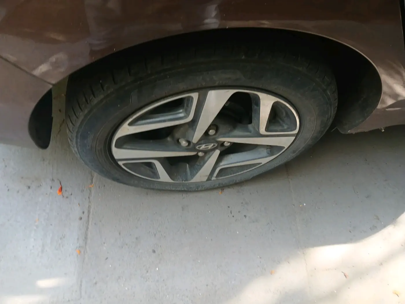 2020 Hyundai AURA SX 1.2, Petrol, Manual, 35,811 km, tyre