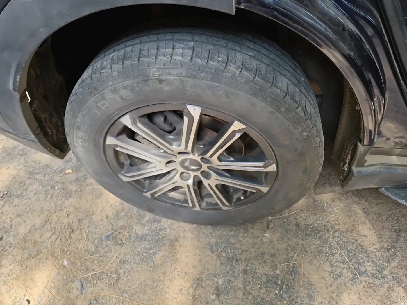 2022 Mahindra XUV700 AX 7 D MT 7 STR, Diesel, Manual, 1,42,033 km, tyre