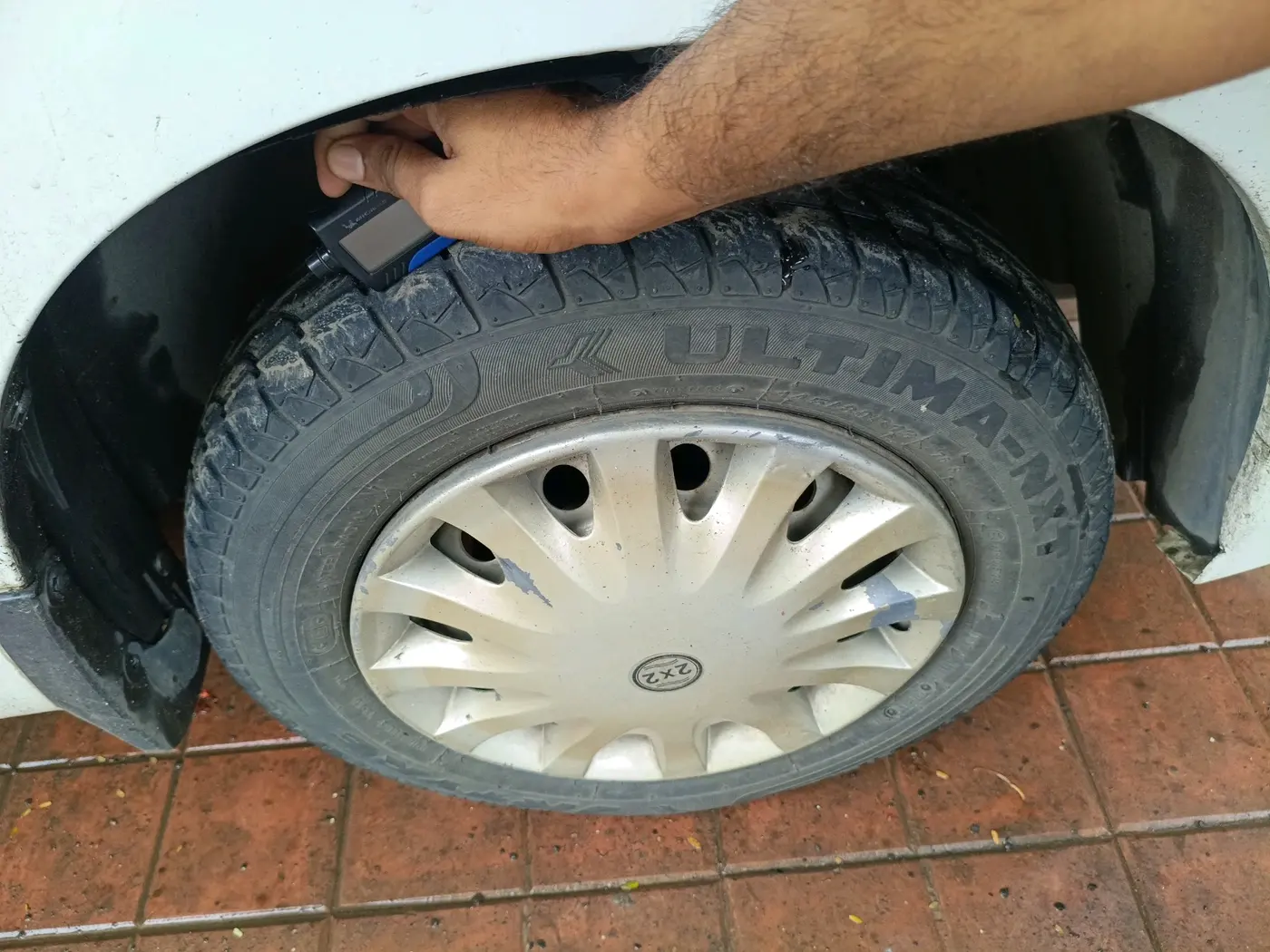 2015 Maruti Wagon R 1.0 LXI CNG, CNG, Manual, 63,292 km, tyre