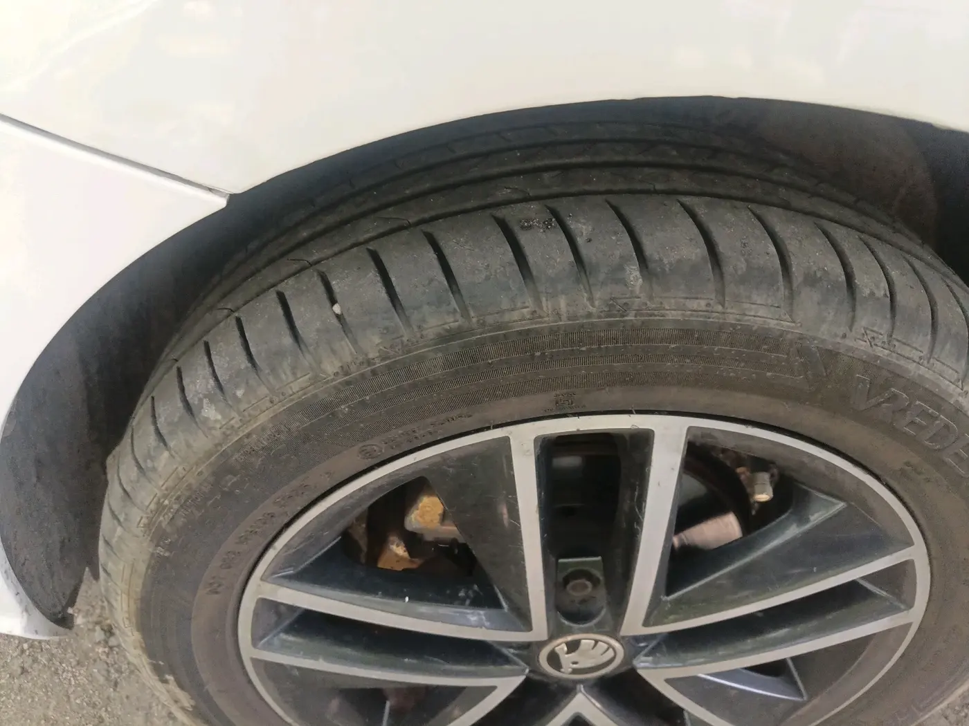 2017 Skoda Rapid STYLE 1.5 TDI, Diesel, Manual, 2,08,010 km, tyre