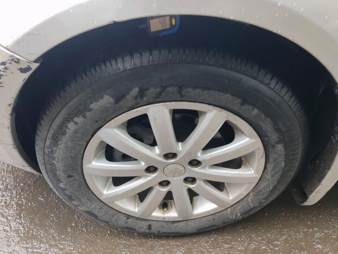 2011 Maruti SX4 ZDI, Diesel, Manual, 1,17,218 km, tyre