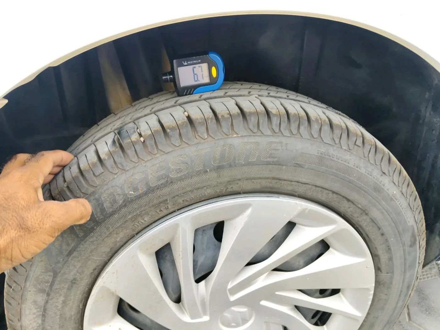 2025 Maruti Ertiga VXi (O), Petrol, Manual, 8,592 km, tyre
