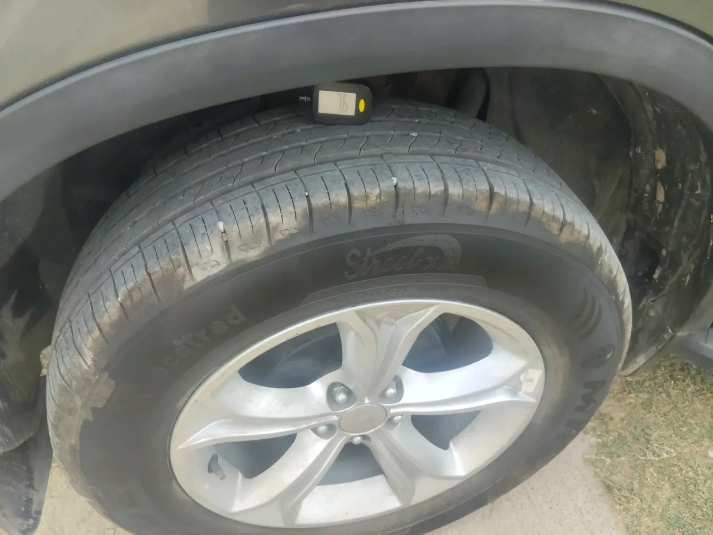 2024 Tata Harrier SMART (O), Diesel, Manual, 9,746 km, tyre