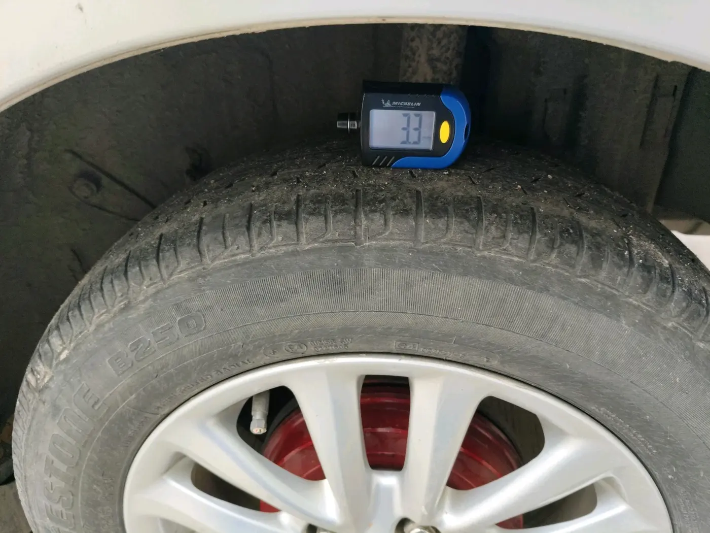 2014 Toyota Etios VD, Diesel, Manual, 1,19,874 km, tyre