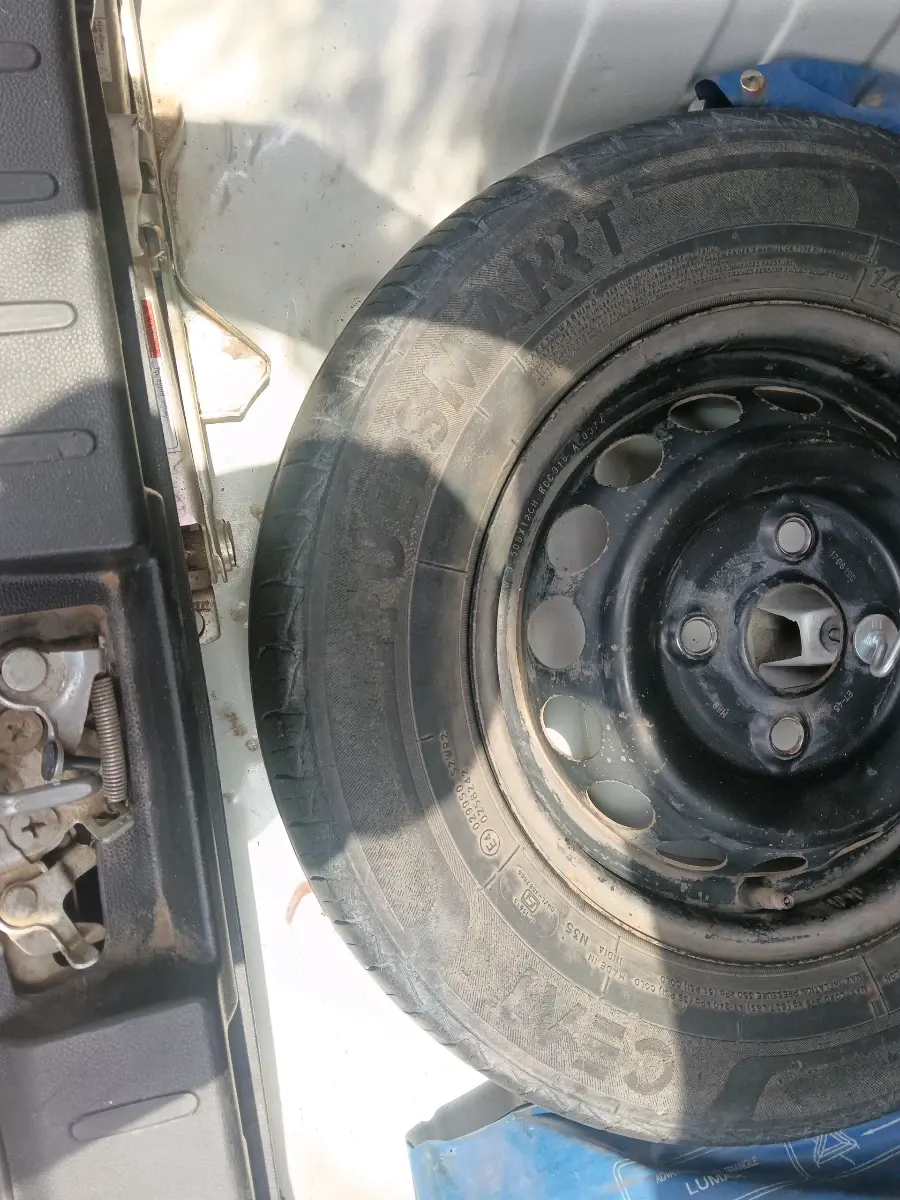 2019 Maruti Alto LXI, Petrol, Manual, 66,931 km, tyre
