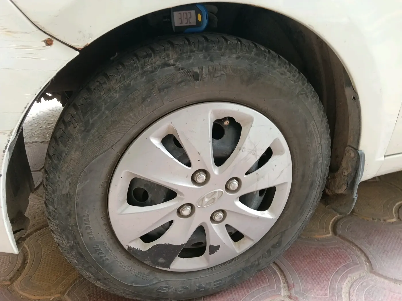 2012 Hyundai i10 SPORTZ 1.2, Petrol, Manual, 82,278 km, tyre