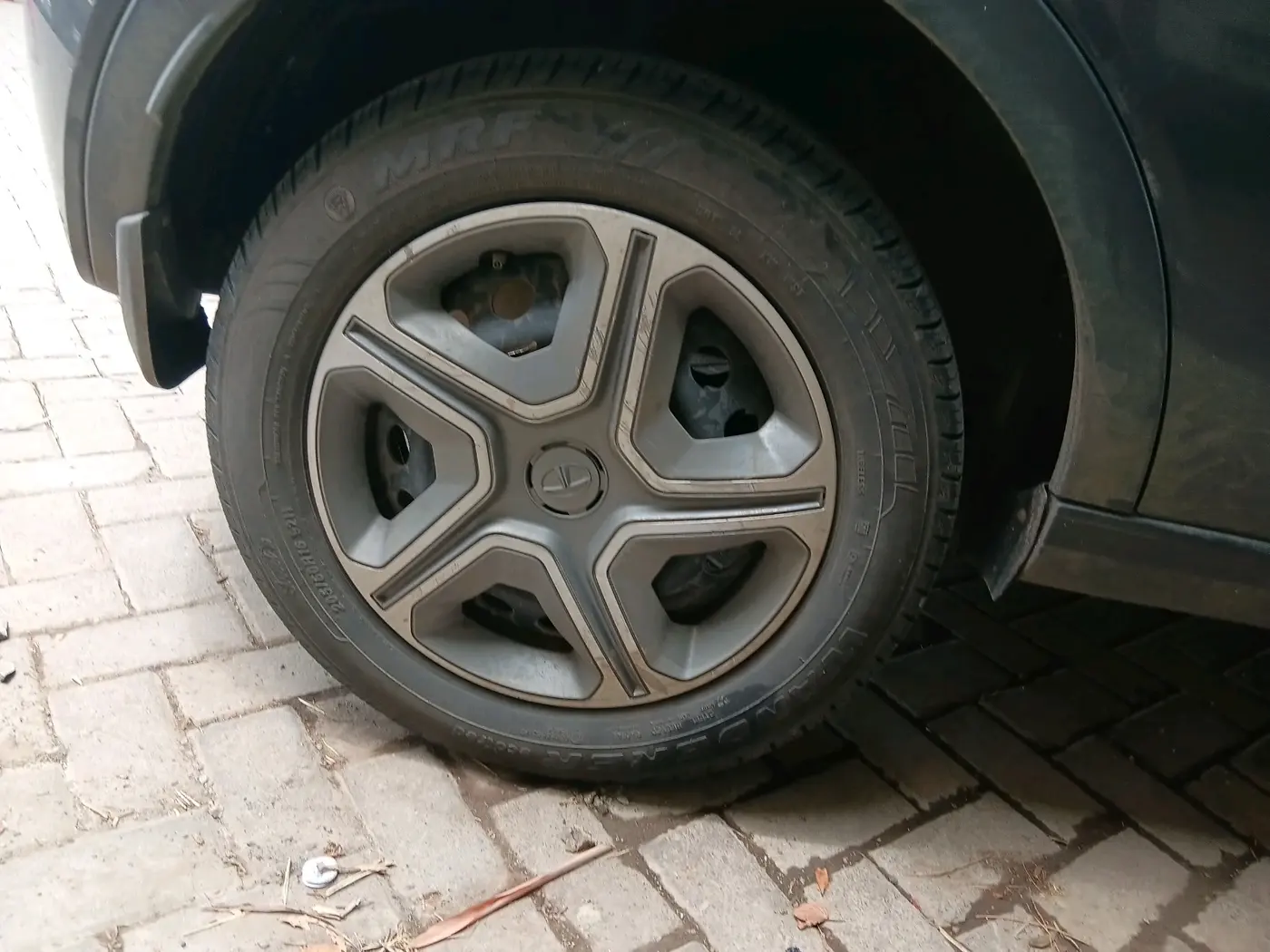 2018 Tata NEXON XM DIESEL, Diesel, Manual, 1,60,586 km, tyre