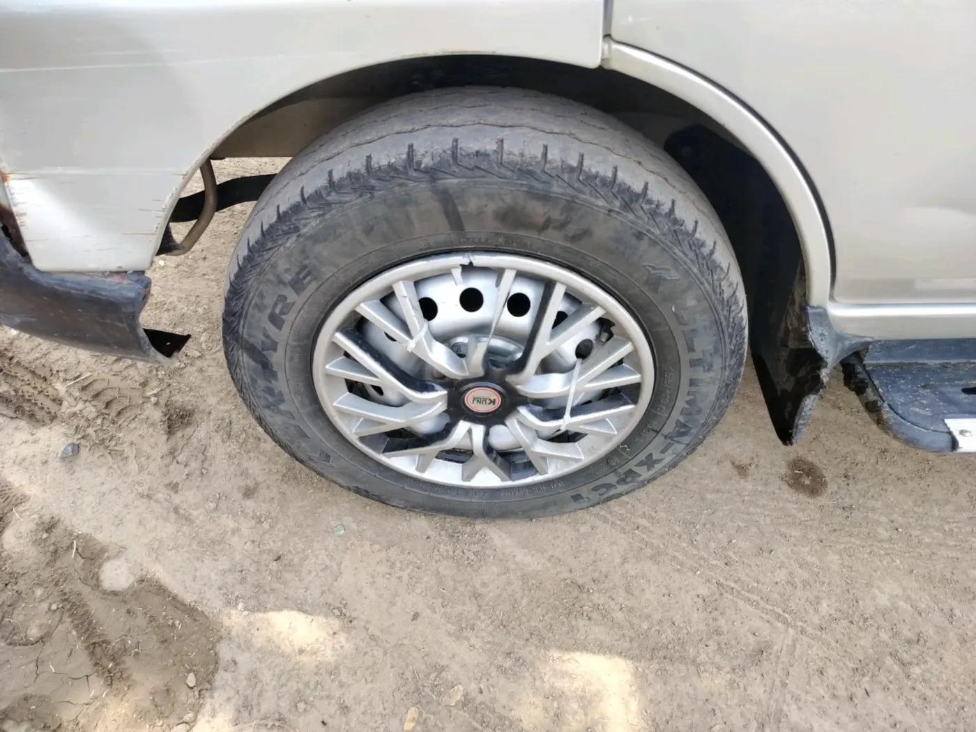 2023 Maruti Eeco 7 STR STD 1.2, CNG, Manual, 52,697 km, tyre