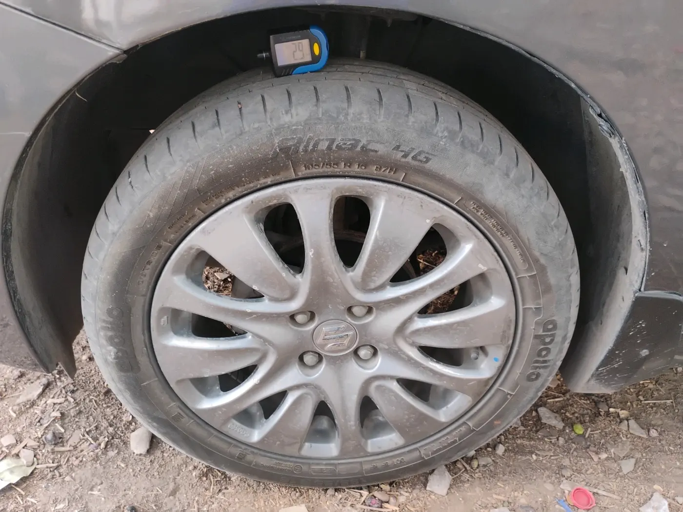 2017 Maruti Baleno ZETA DIESEL 1.3, Diesel, Manual, 1,39,890 km, tyre