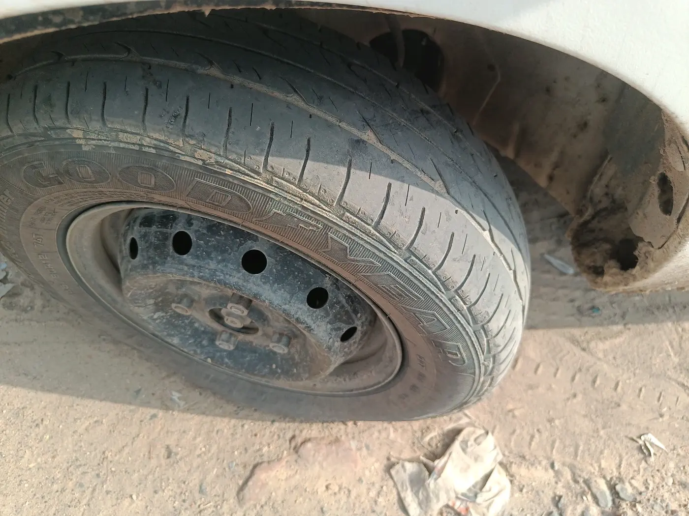 2018 Maruti Alto 800 LXI, CNG, Manual, 1,90,682 km, tyre