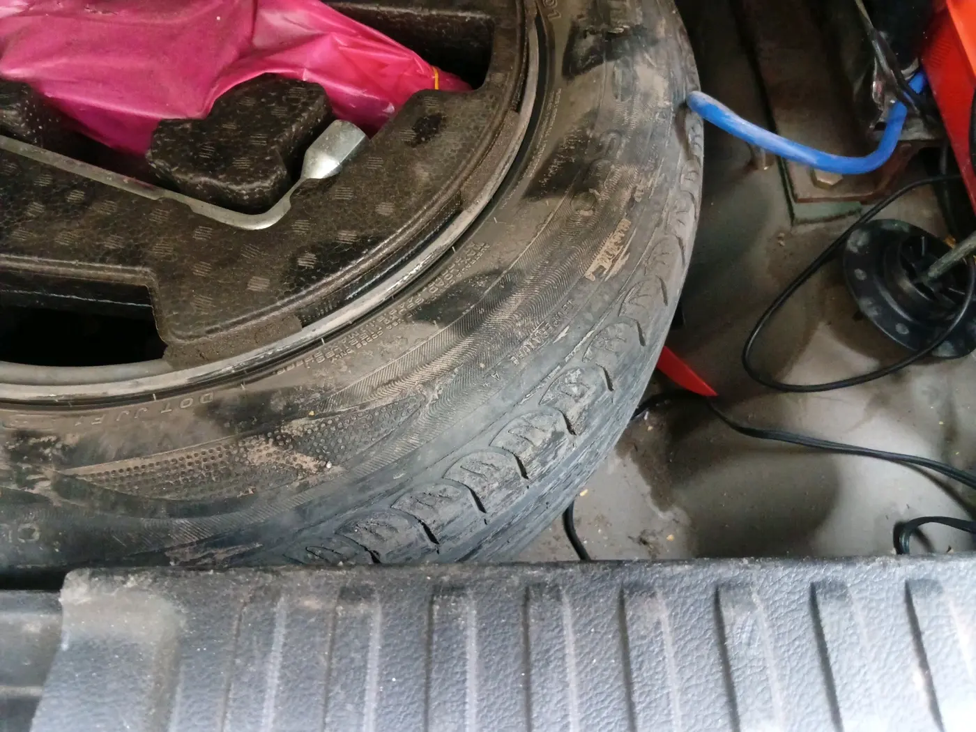 2021 Maruti Vitara Brezza LXI, CNG, Manual, 72,234 km, tyre