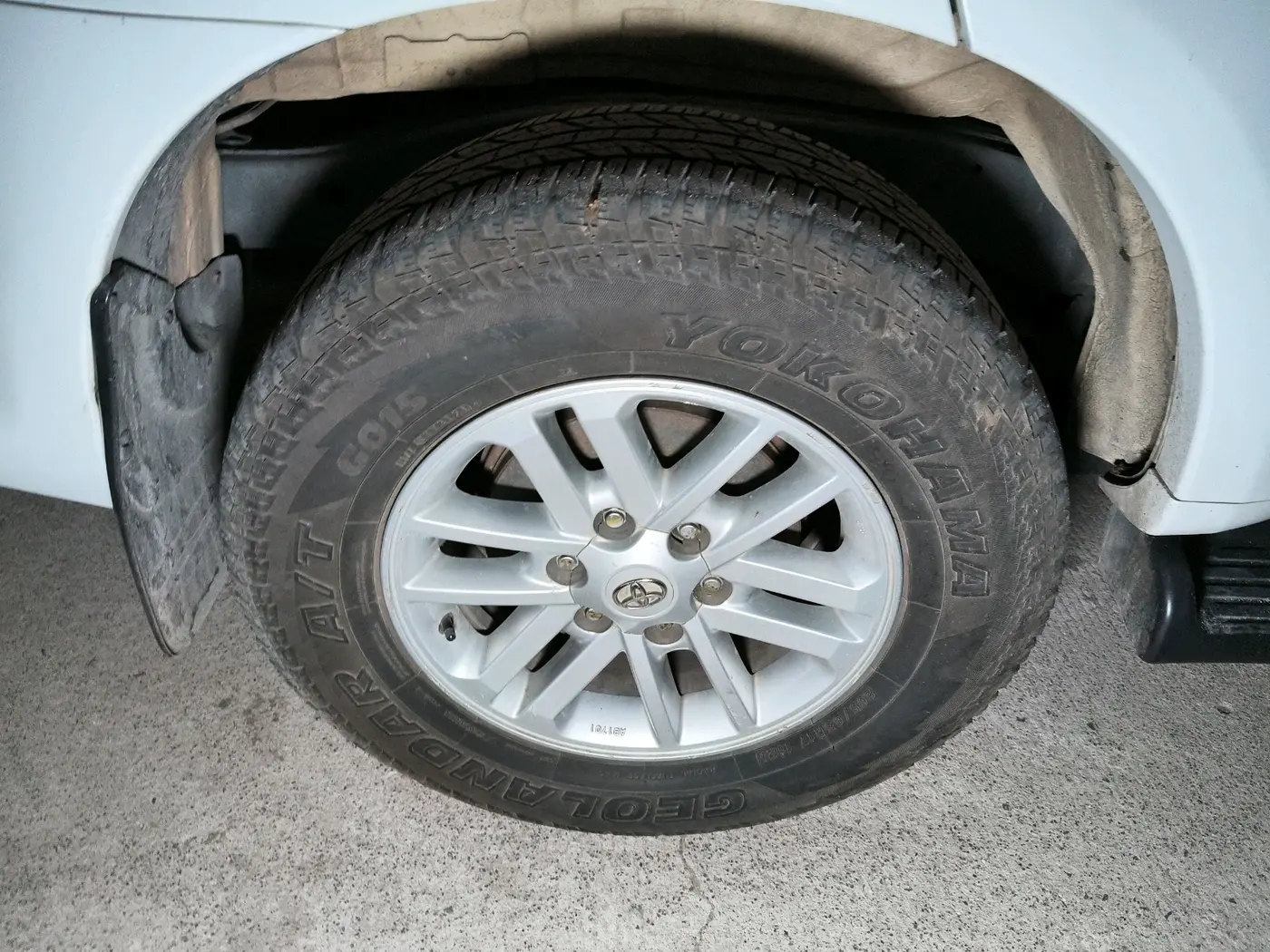 2014 Toyota Fortuner 3.0 4X4 MT, Diesel, Manual, 1,58,754 km, tyre