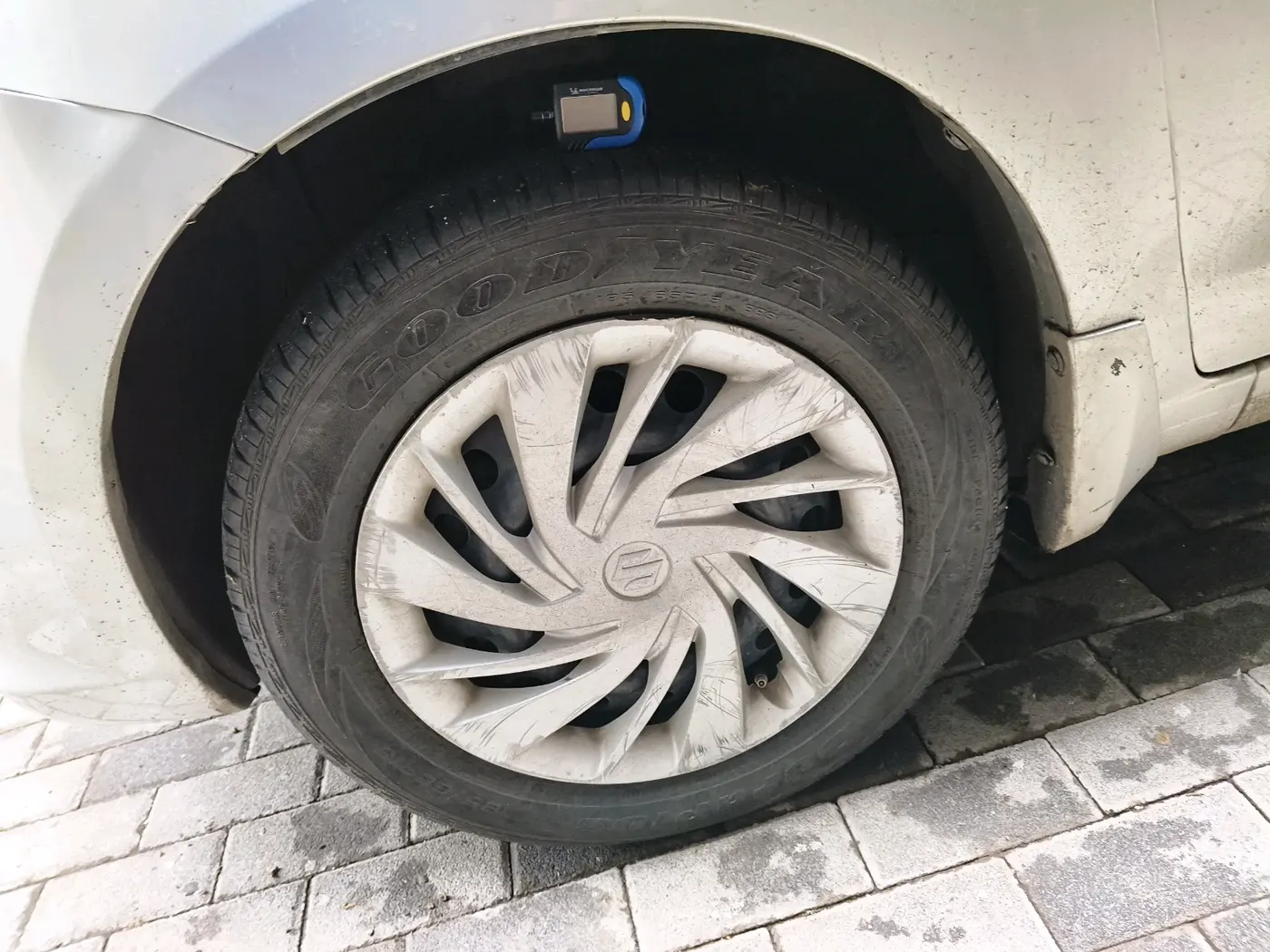 2015 Maruti Ertiga VXI CNG, CNG, Manual, 1,60,157 km, tyre
