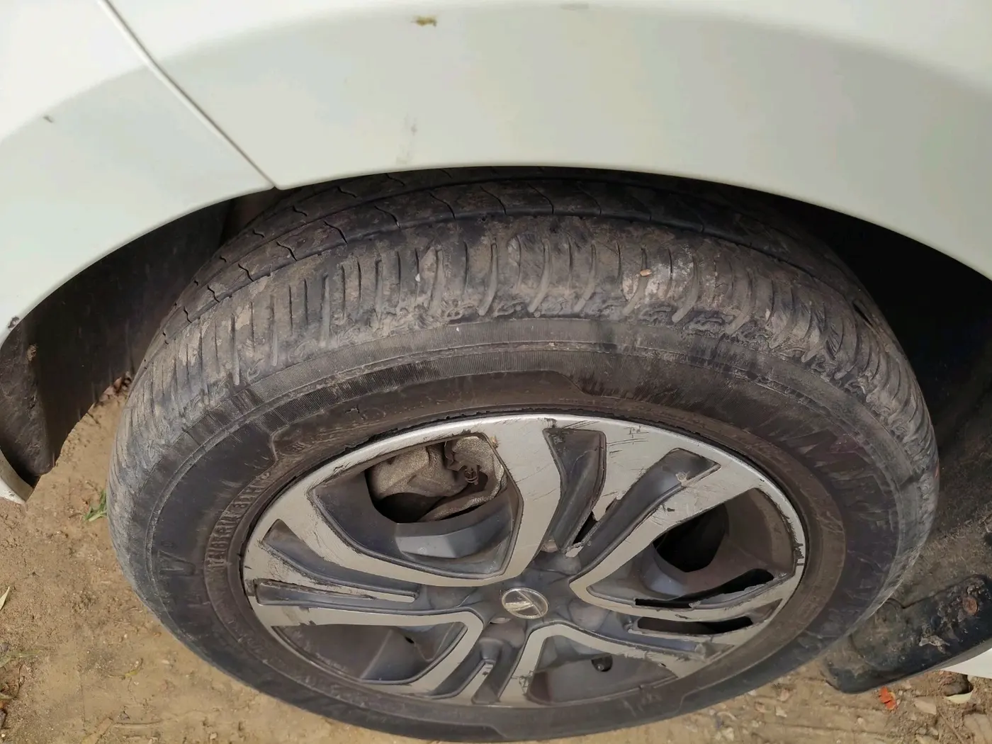 2023 Tata Tiago XT CNG, CNG, Manual, 38,661 km, tyre