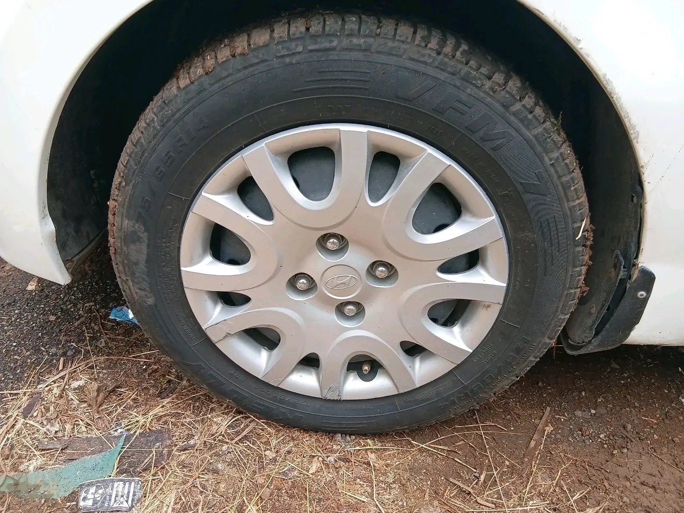 2015 Hyundai Xcent S 1.2, CNG, Manual, 80,160 km, tyre