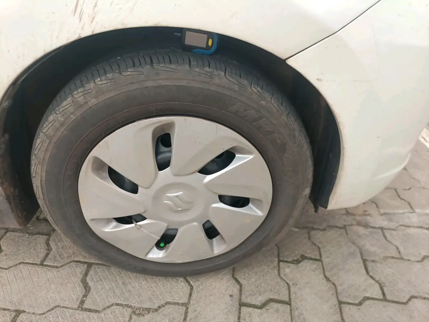 2017 Maruti Celerio VXI AMT (O), CNG, Automatic, 1,00,086 km, tyre