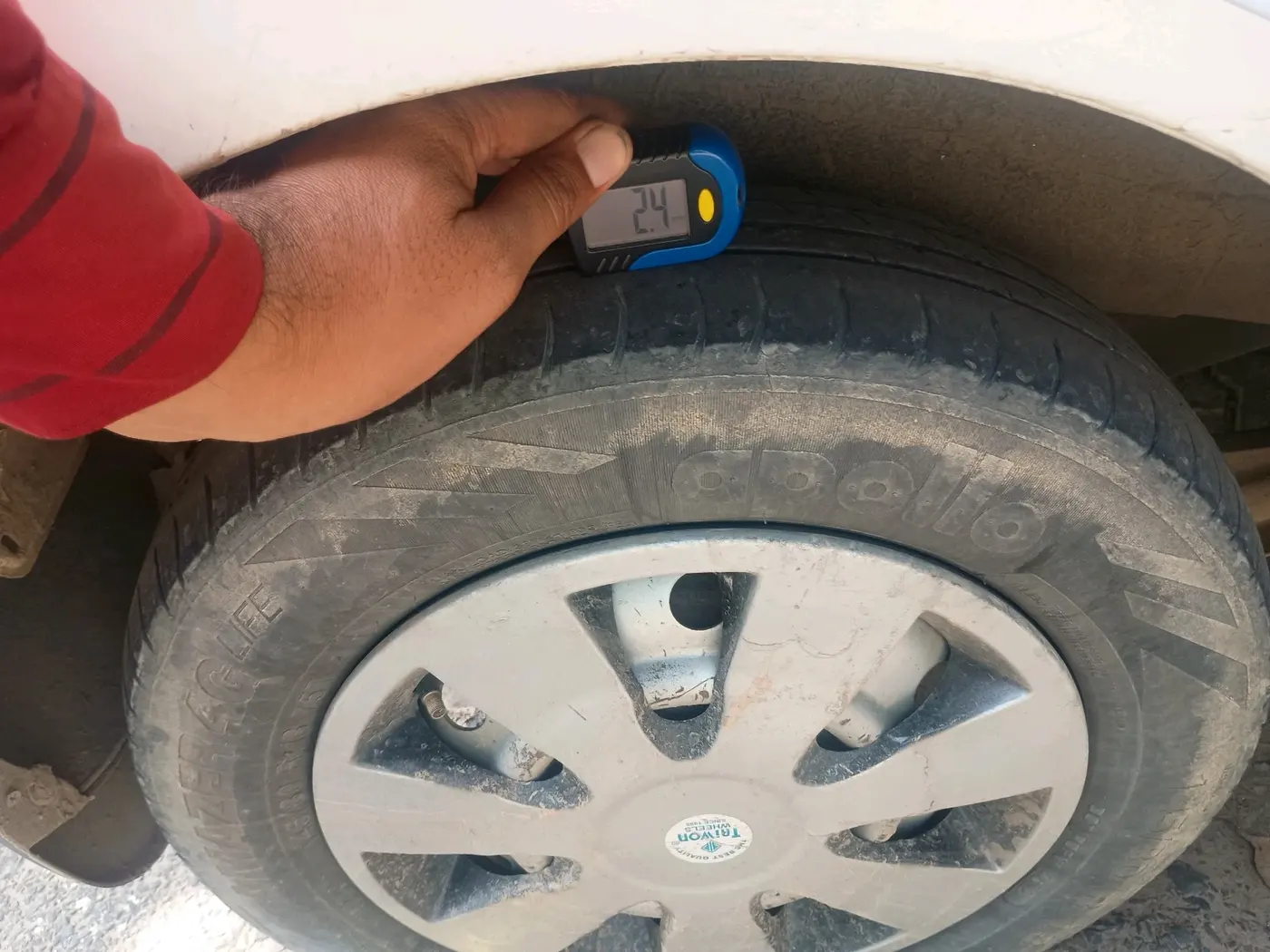 2017 Maruti Wagon R 1.0 LXI CNG, CNG, Manual, 1,87,793 km, tyre