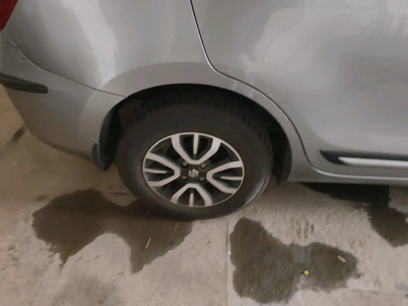 2022 Maruti Dzire VXI AMT, Petrol, Automatic, 9,081 km, tyre