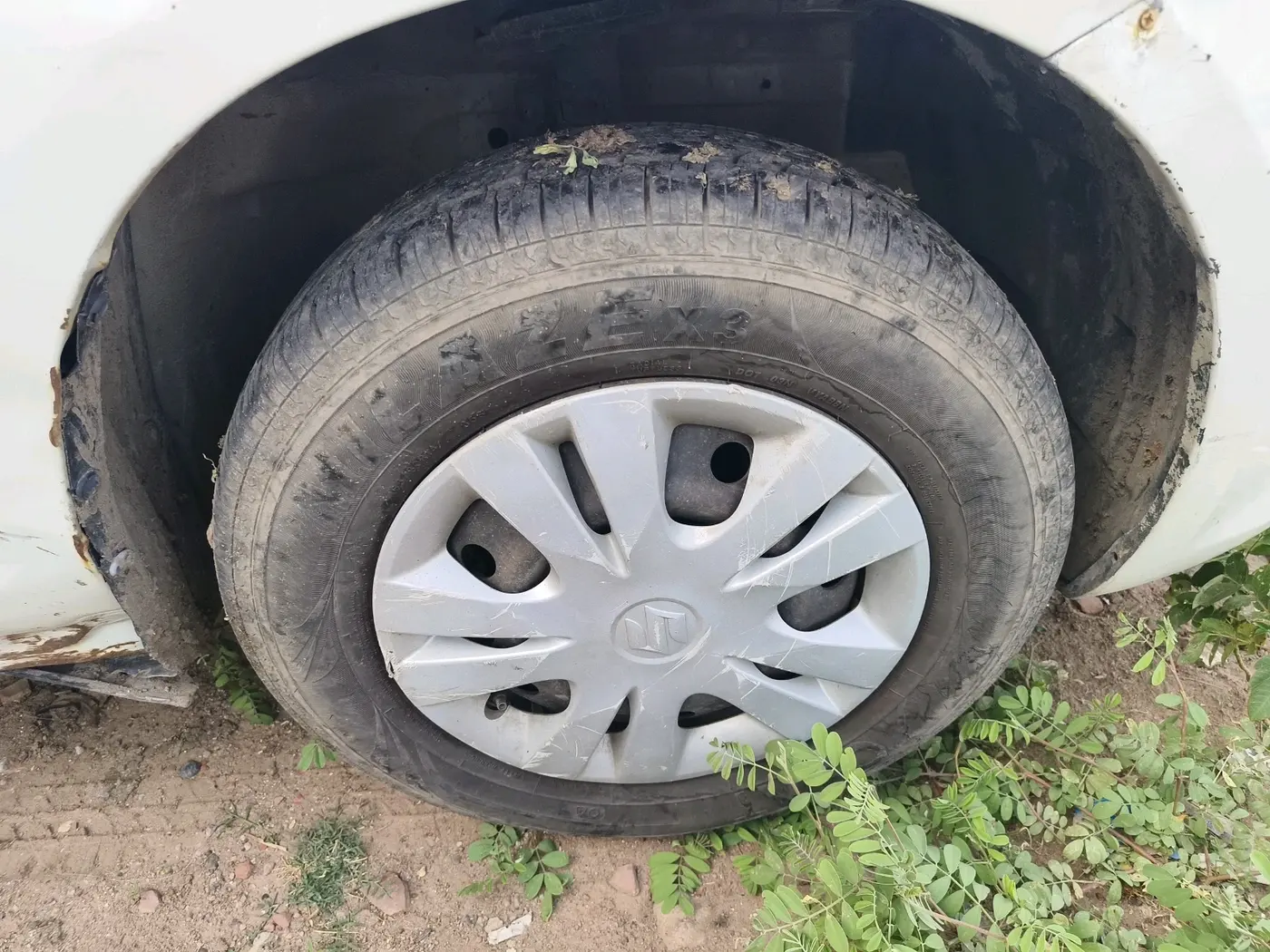 2012 Maruti Swift Dzire VXI, CNG, Manual, 95,094 km, tyre