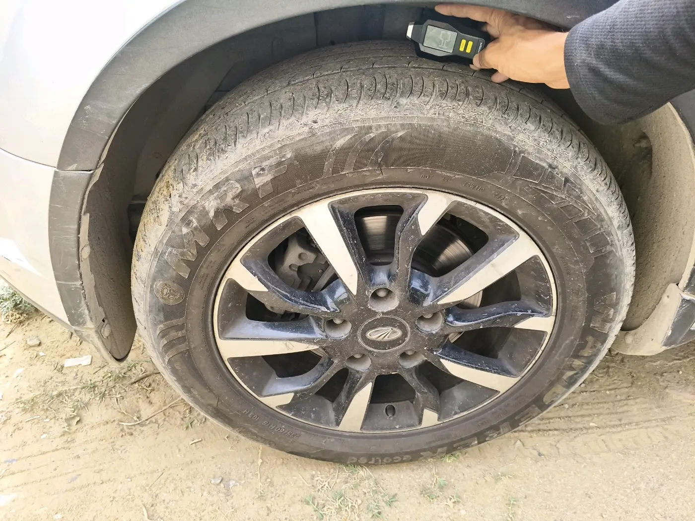 2018 Mahindra XUV500 W11 AT, Diesel, Automatic, 95,406 km, tyre