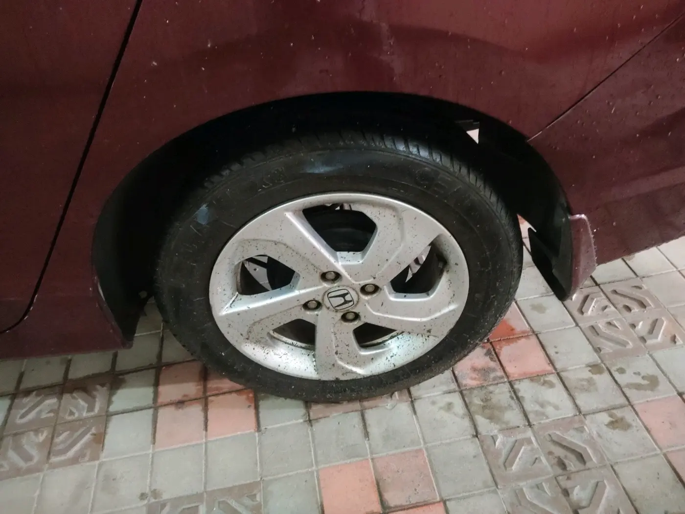 2014 Honda City 1.5L I-VTEC V MT, Petrol, Manual, 33,226 km, tyre