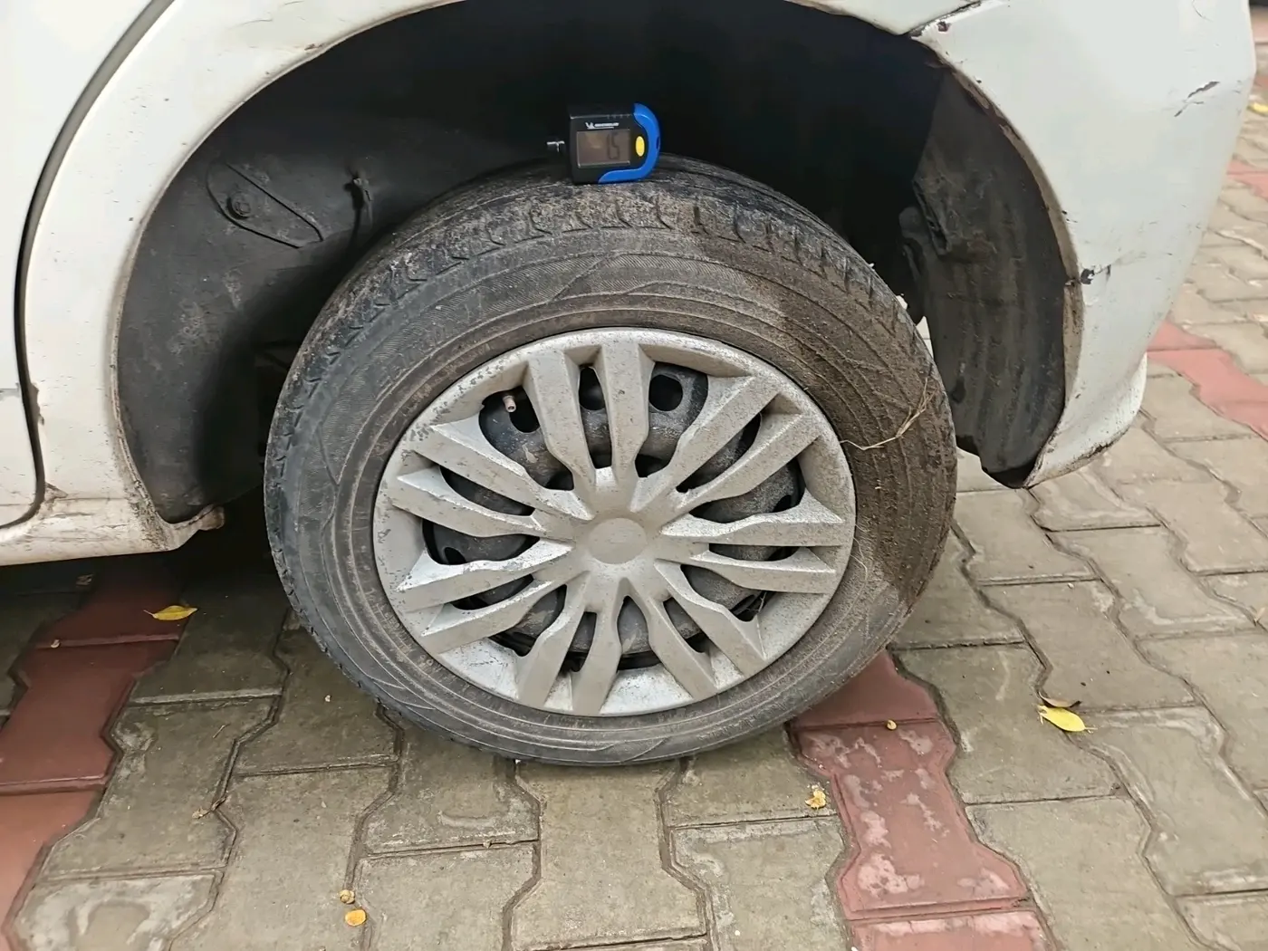 2013 Toyota Etios Liva GD, Diesel, Manual, 1,40,586 km, tyre