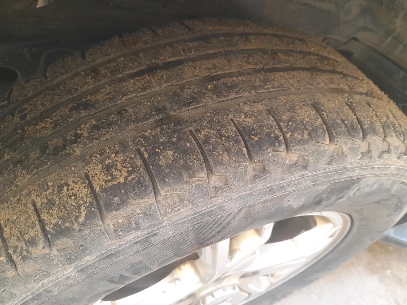 2017 Mahindra Scorpio S10, Diesel, Manual, 1,85,827 km, tyre