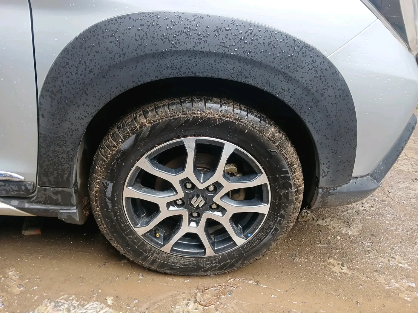 2022 Maruti XL6 ALPHA MT, Petrol, Manual, 86,534 km, tyre